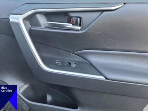 Used 2020 Toyota RAV4 XLE w/ Convenience Package FWD image 33