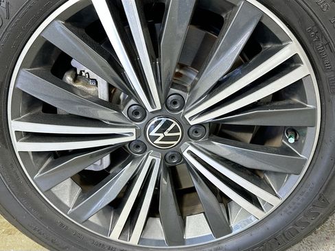 Used 2024 Volkswagen Tiguan Wolfsburg Edition FWD image 30