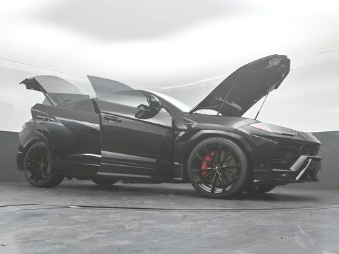 Used 2021 Lamborghini Urus image 54