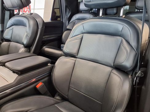 Used 2025 Lincoln Navigator Reserve w/ Jet Appearance Package AWD/4WD image 16