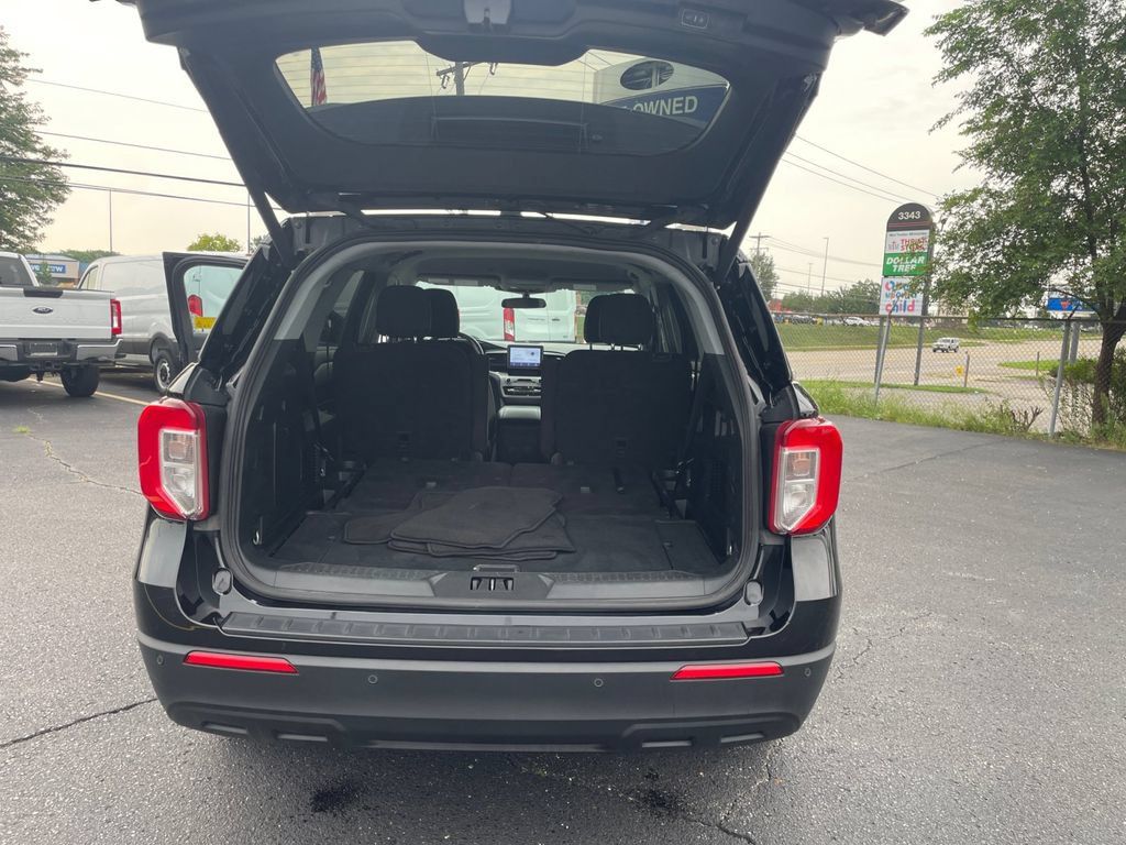 Used 2024 Ford Explorer XLT AWD/4WD image 15