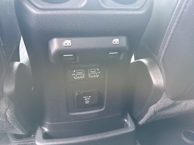 Used 2022 Jeep Wrangler Unlimited Sahara w/ Cold Weather Group AWD/4WD image 28