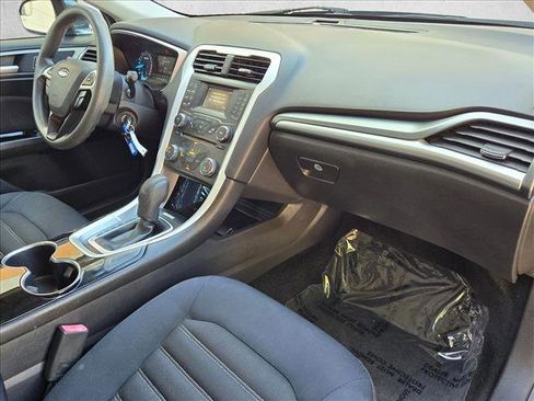 Used 2015 Ford Fusion SE FWD image 19