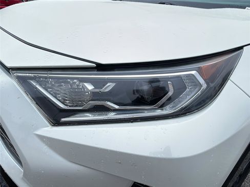 Used 2019 Toyota RAV4 XSE image 9