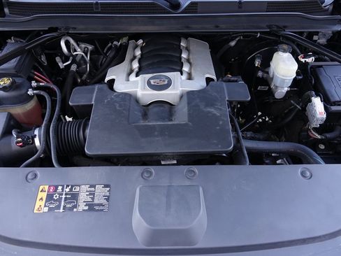 Used 2020 Cadillac Escalade Luxury image 36