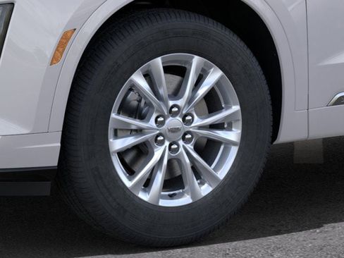 New 2025 Cadillac XT6 Luxury image 9