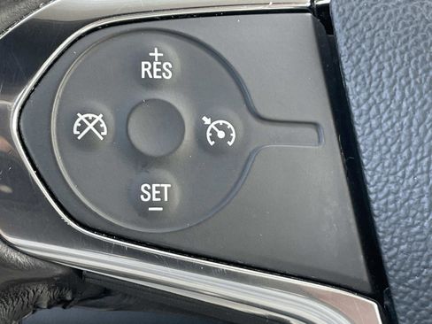 Used 2019 Chevrolet Traverse LT w/ LT Premium Package AWD/4WD image 24