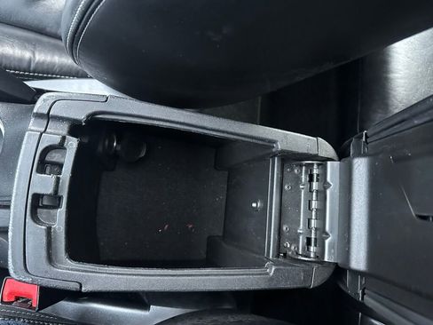 Used 2011 Chrysler 200 Limited image 26