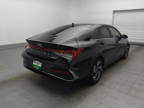 Used 2024 Hyundai Elantra Limited FWD image 9