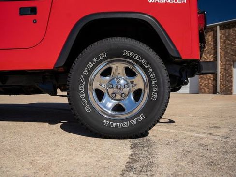 Used 1993 Jeep Wrangler S image 10