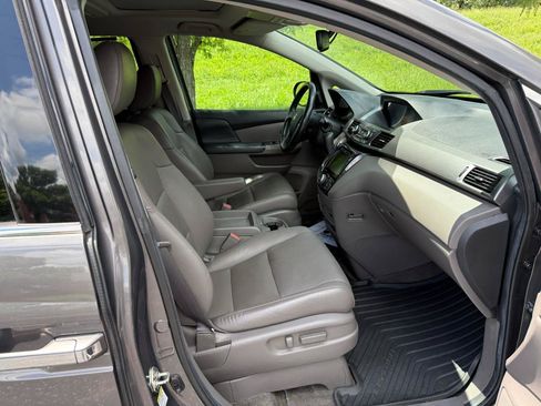 Used 2014 Honda Odyssey Touring Elite image 26