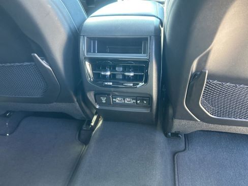 Certified 2024 Jeep Grand Cherokee Limited image 29