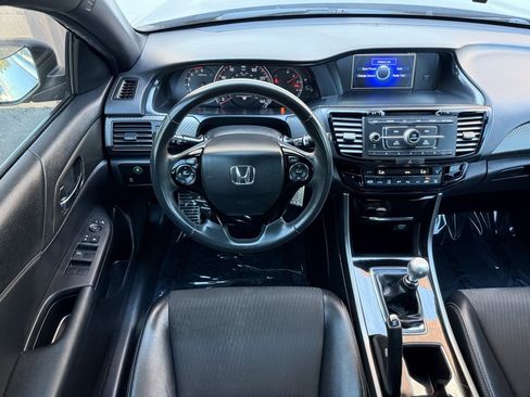 Used 2017 Honda Accord Sport image 19
