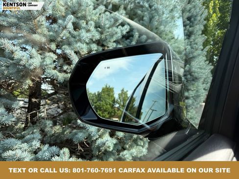 Used 2024 GMC Yukon XL Denali image 20