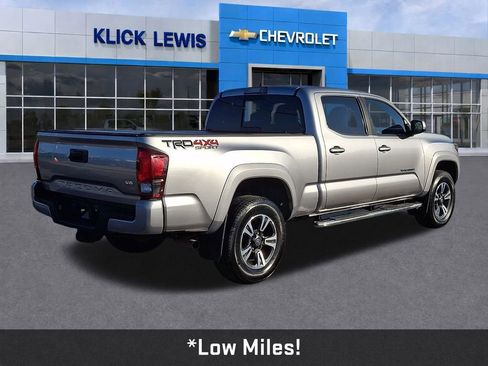 Used 2019 Toyota Tacoma TRD Sport image 8