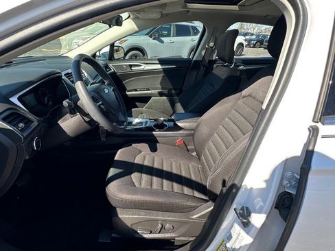 Used 2014 Ford Fusion SE image 24