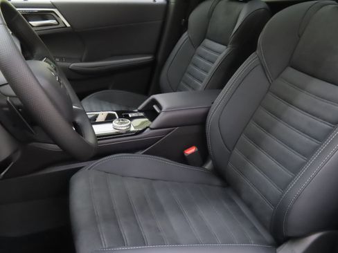 New 2025 Mitsubishi Outlander SE image 10