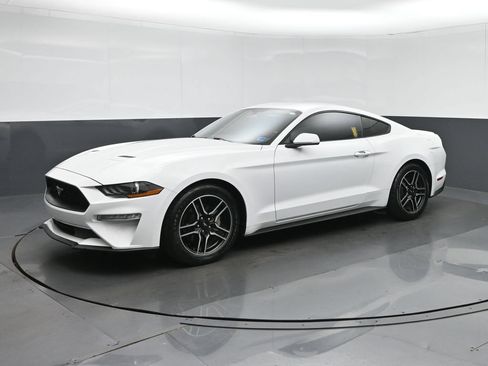 Used 2018 Ford Mustang Coupe w/ Equipment Group 101A RWD image 3