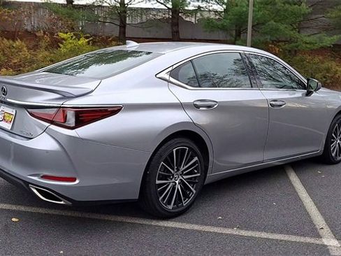 Used 2022 Lexus ES 350 w/ Premium Package image 8