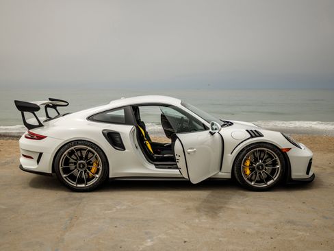 Used 2019 Porsche 911 GT3 RS image 5