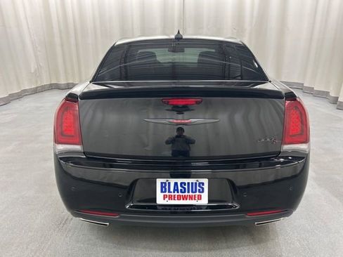 Used 2023 Chrysler 300 S w/ Comfort Group image 5