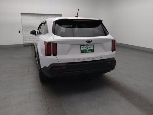 Used 2021 Kia Sorento LX FWD image 6