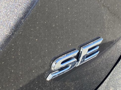 Used 2024 Toyota Camry SE image 6