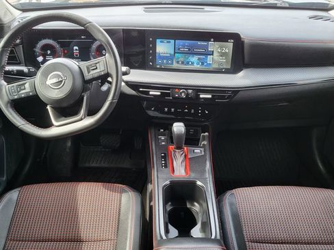 Used 2025 Nissan Kicks SR w/ SR Premium Package AWD/4WD image 27