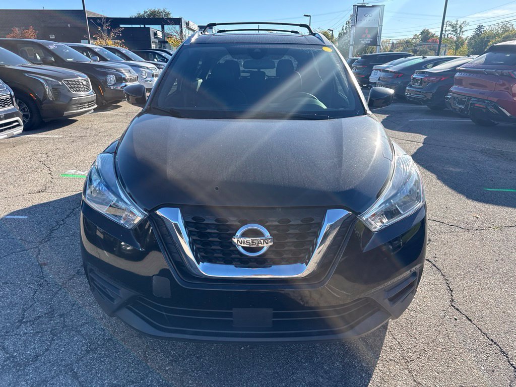 Used 2020 Nissan Kicks SV w/ Exterior Package FWD image 2