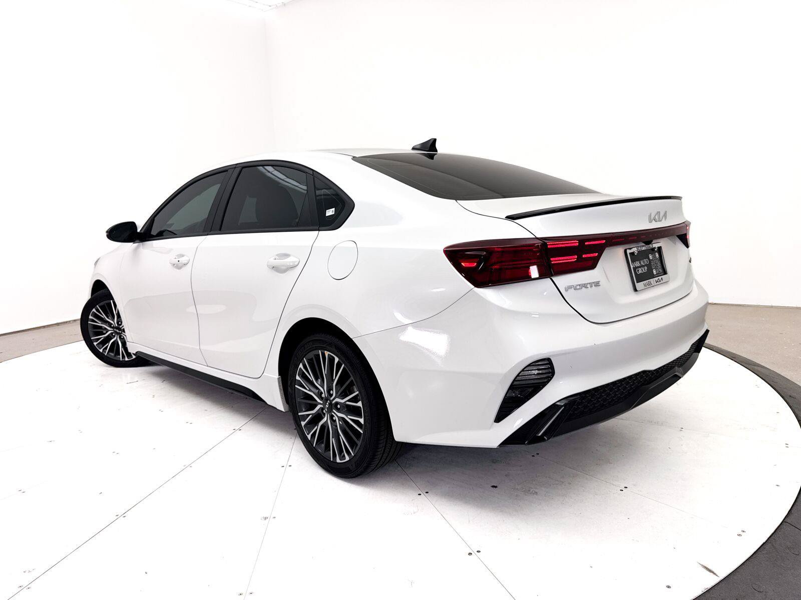 Used 2023 Kia Forte GT-Line FWD image 2