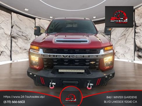 Used 2022 Chevrolet Silverado 2500 LT w/ Convenience Package image 2