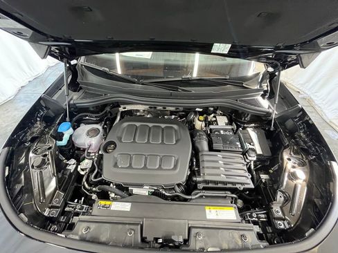 New 2025 Volkswagen Tiguan SE R-Line image 27