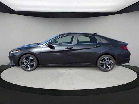 Used 2023 Hyundai Elantra Limited image 5