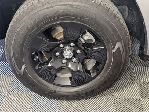 Used 2025 RAM 1500 Big Horn AWD/4WD image 8