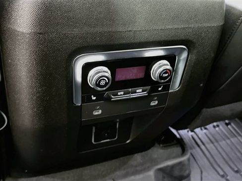 Used 2024 GMC Yukon XL AT4 w/ AT4 Premium Plus Package AWD/4WD image 32