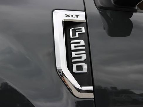 Used 2021 Ford F250 XLT w/ XLT Premium Package image 21