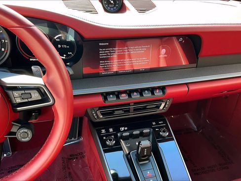 Used 2022 Porsche 911 Carrera S image 5