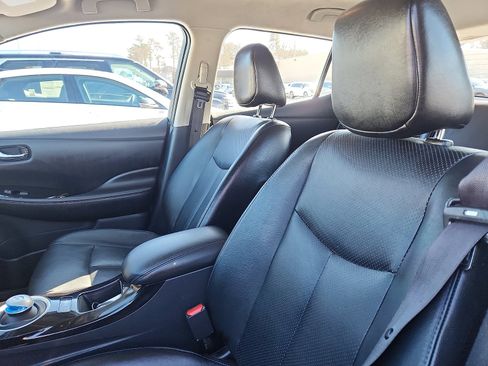 Used 2015 Nissan Leaf SL w/ Premium Package image 22