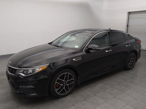 Used 2020 Kia Optima SX image 2