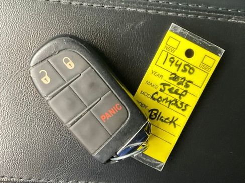 Used 2025 Jeep Compass Latitude image 28