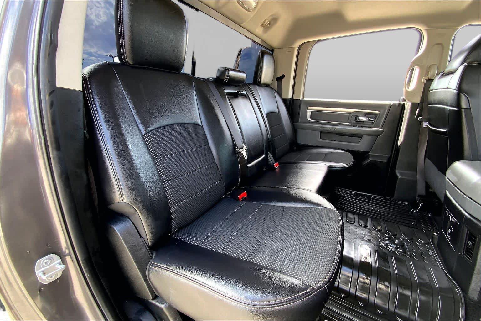 Used 2017 RAM 1500 SLT RWD image 19