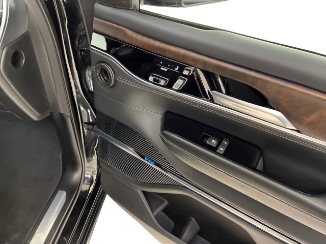 Used 2024 Jeep Grand Wagoneer L 4WD image 15