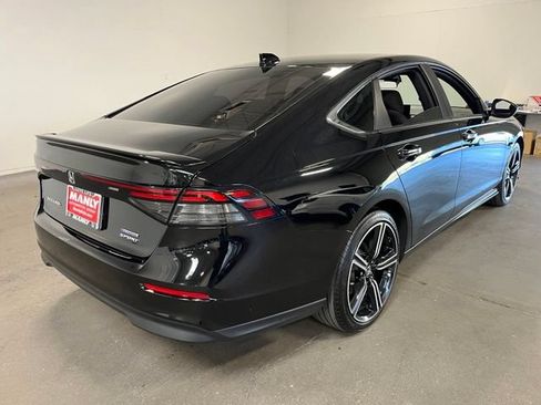 Used 2024 Honda Accord Sport image 3