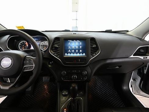 Used 2022 Jeep Cherokee Latitude Lux image 2