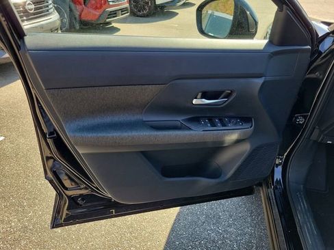 New 2026 Nissan Kicks SV image 5