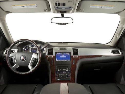 Used 2013 Cadillac Escalade Luxury AWD/4WD image 7