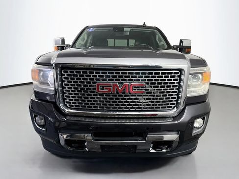 Used 2016 GMC Sierra 2500 Denali w/ Duramax Plus Package AWD/4WD image 2
