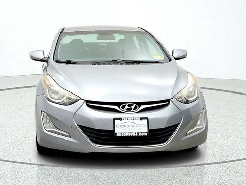 Used 2015 Hyundai Elantra SE w/ Option Group 02 FWD image 2