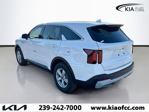 New 2026 Kia Sorento LX image 3