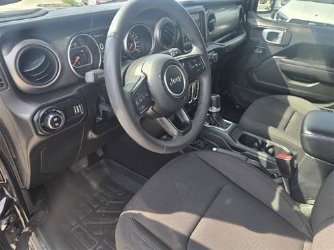 Used 2023 Jeep Gladiator Willys image 21